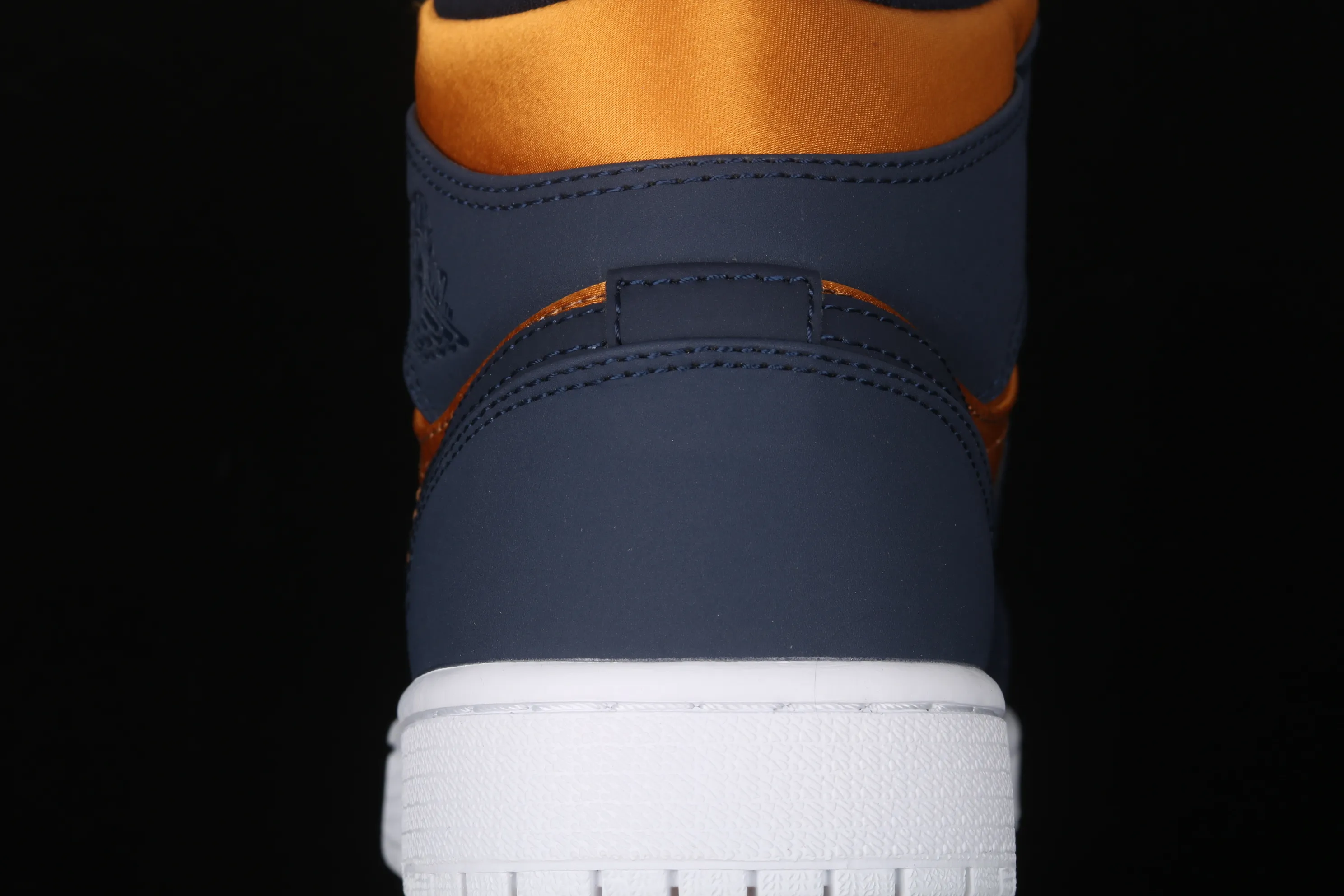 All categories Air Jordan Jordan series basketball shoes Air Jordan 1 Mid Air Jordan 1 Mid AJ1 Joe 1 blue gold silk basketball shoes 852542-401